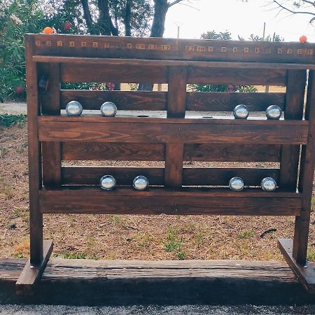 Offrez-Vous Un Sejour Dans Notre Studio T1 Bis A Entressen Une Grande Piscine Pour Se Rafraichir ,Un Espace De Jeux Pour Enfants Pour Des Heures De Divertissement Un Terrain De Petanque Pour Des Parties Endiablees Bagian luar foto